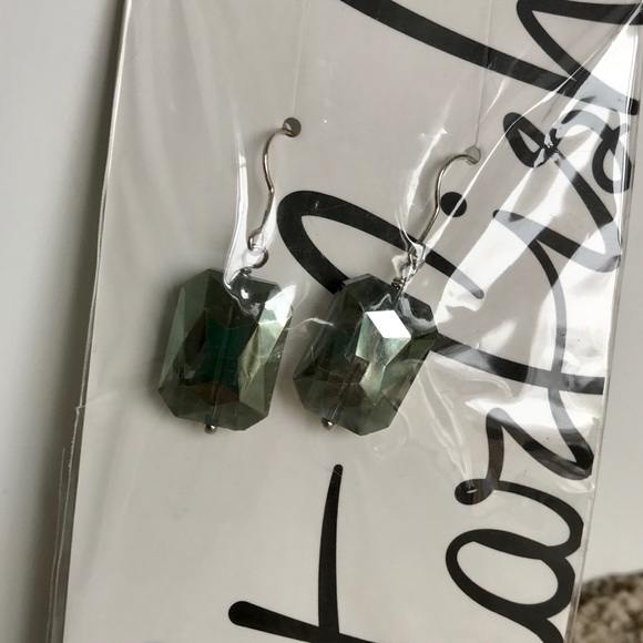 🆕Starfish Project Demi; Emerald Cut Earrings - Picture 2 of 6